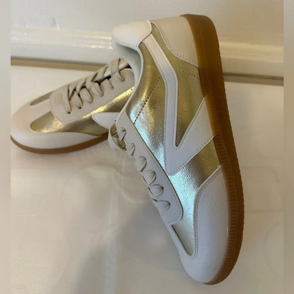 Dolce Vita Women’s Gold and White Sneakers size 7 1/5 new